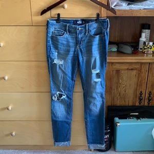 Ripped low rise skinny jeans